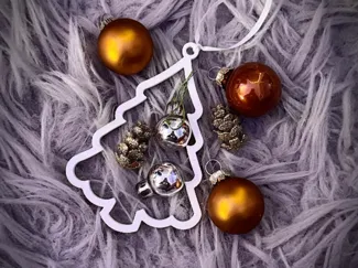 Filigraner Weihnachtsbaum-Anhänger Modernes Design
