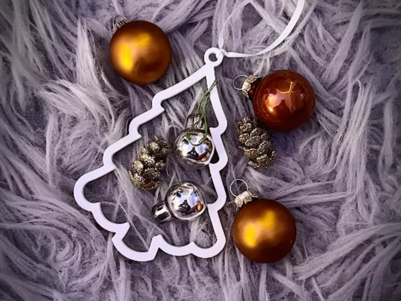 Filigraner Weihnachtsbaum-Anhänger Modernes Design