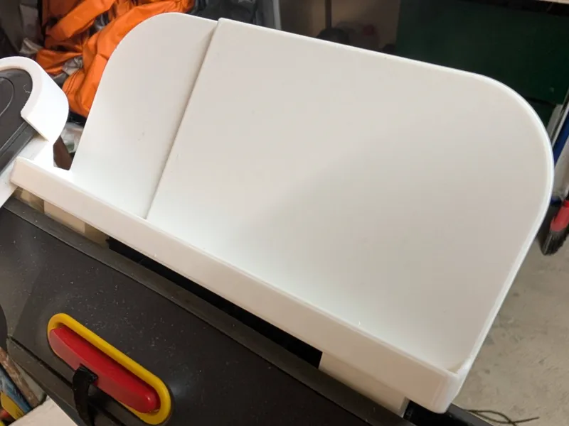 WalkingPad R1 phone stand