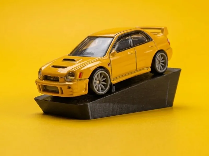 Angled Hot Wheels stand (v1)