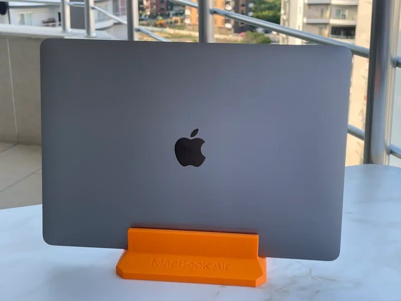 MacBook Air M1 Vertical Stand