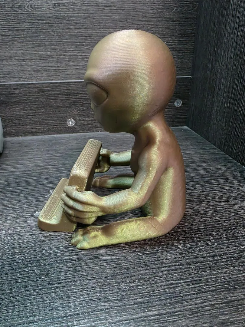 Alien Phone Holder - Free 3D Print Model - MakerWorld