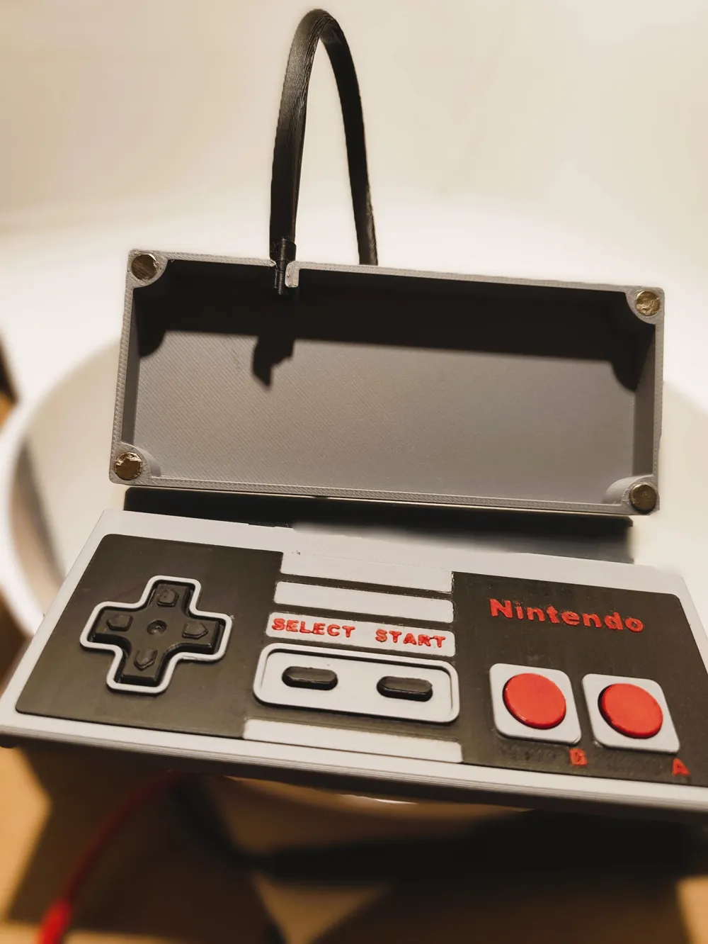 Nintendo NES Controller – Hidden Storage - Free 3D Print Model - MakerWorld