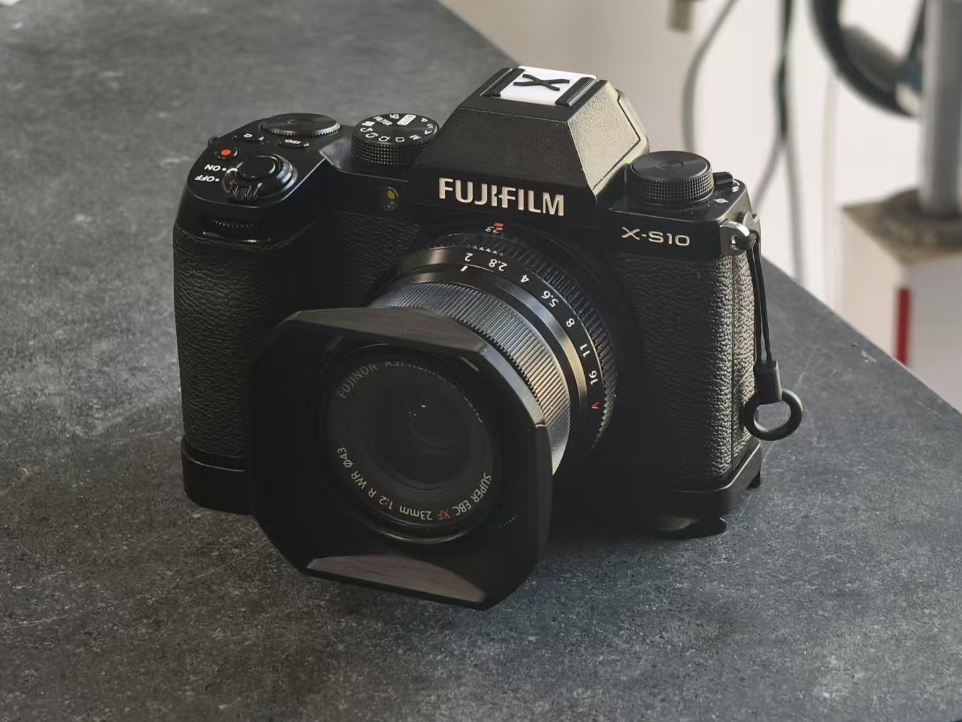 富士23mm/2,35mm/f2镜头遮光罩，外方型