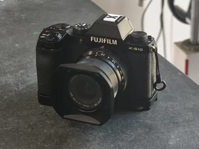 Fujifilm 23mm/2, 35mm/f2 External Square Lens Hood