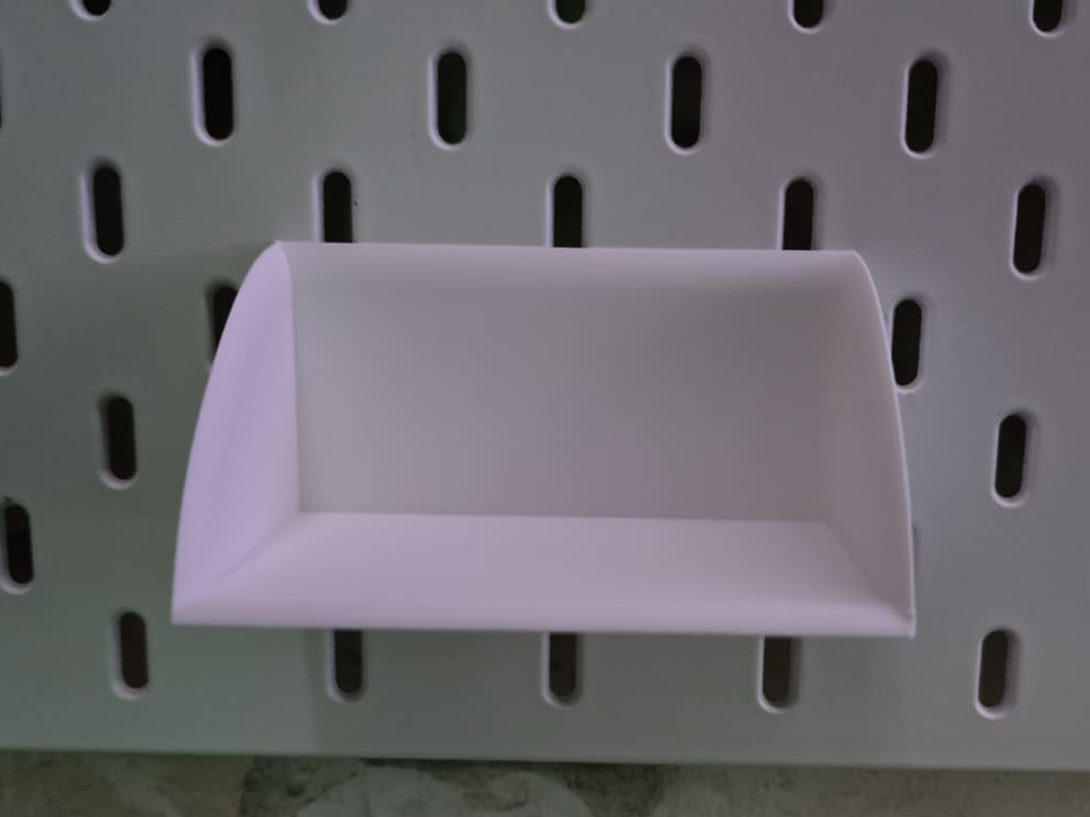 SKÅDIS Halter mit Ablage 