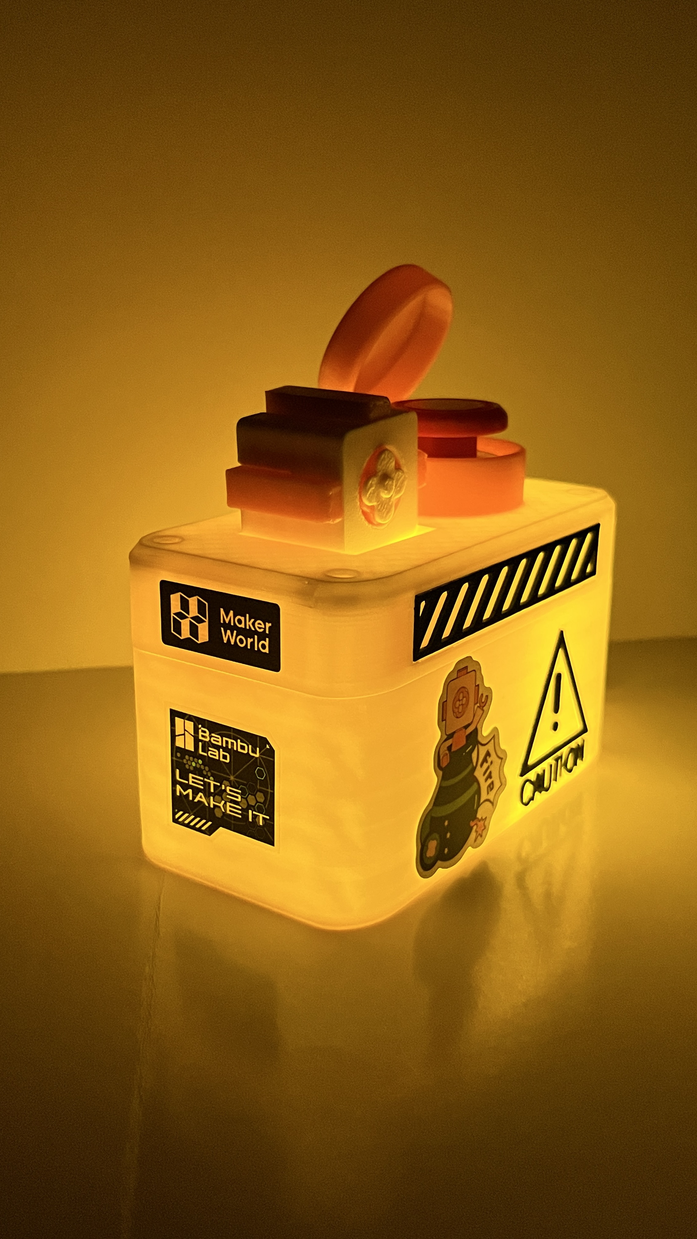 Miniatura 1 do modelo 3D 方小花X拓竹-小夜灯、开机键按键装饰、点击器、点击解压、按压解压盒