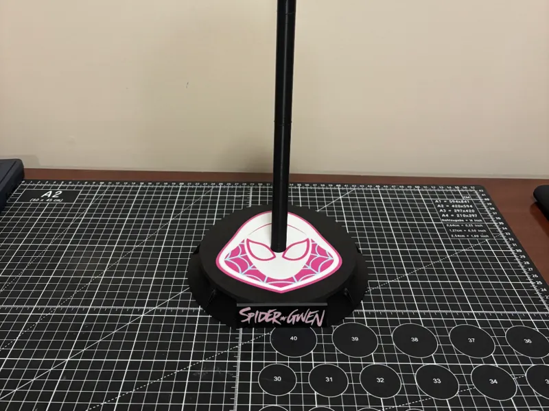 Spider Gwen Helmet Stand