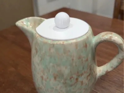 Pitcher Lid with Spout Cutout