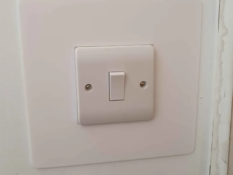 UK Lightswtch Surround