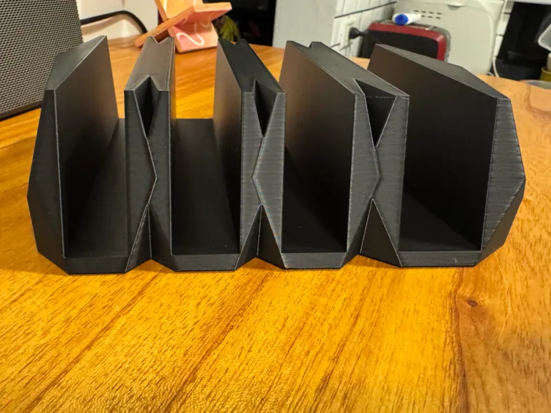 Soporte vertical para 4 portatiles