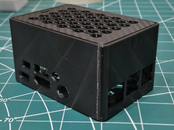 Raspberry Pi 3 + HAT / UPS CASE
