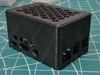 Raspberry Pi 3 + HAT / UPS CASE