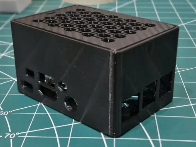 Raspberry Pi 3 + HAT / UPS CASE