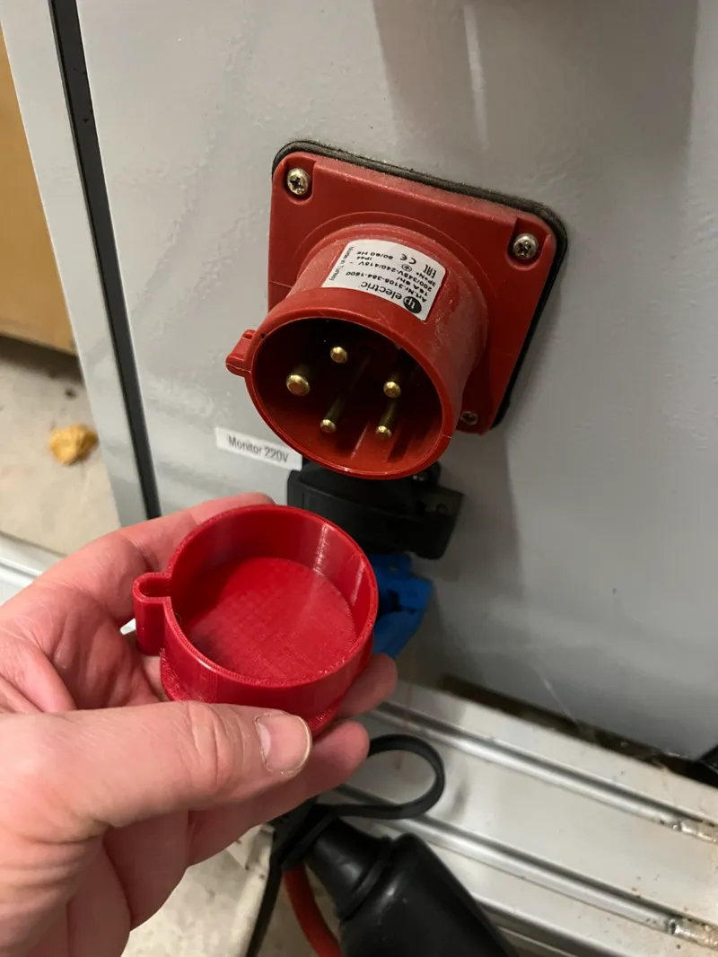 CEE male connector cover 16 A