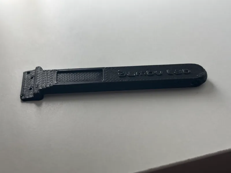 Scraper-little-keychain