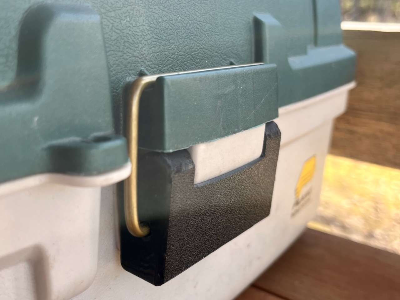 Plano tackle box latch