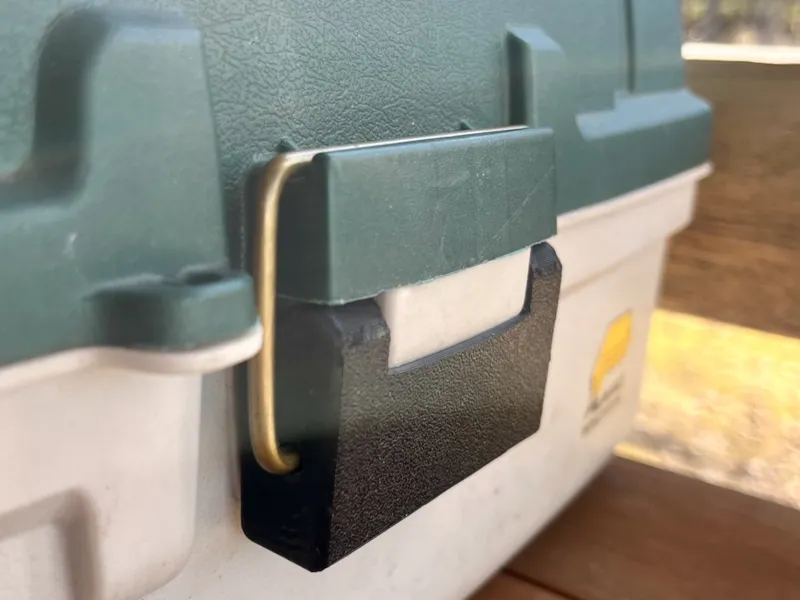 Plano tackle box latch