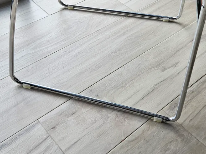 Pied chaise tube conforama