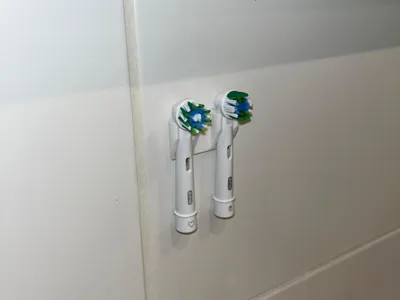 Oral-B Toothbrush Head Holder