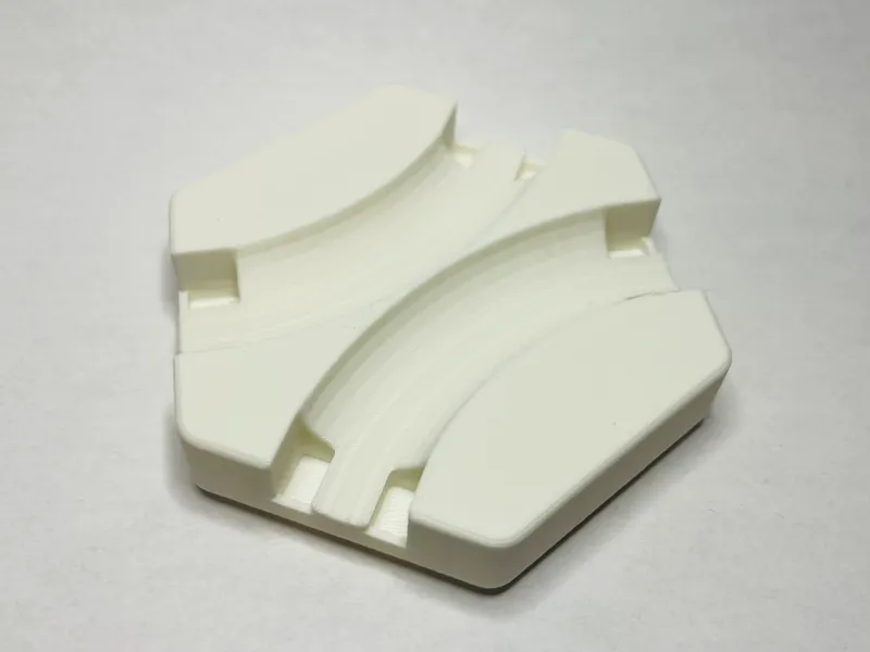 GraviTrax Two Curves Tile