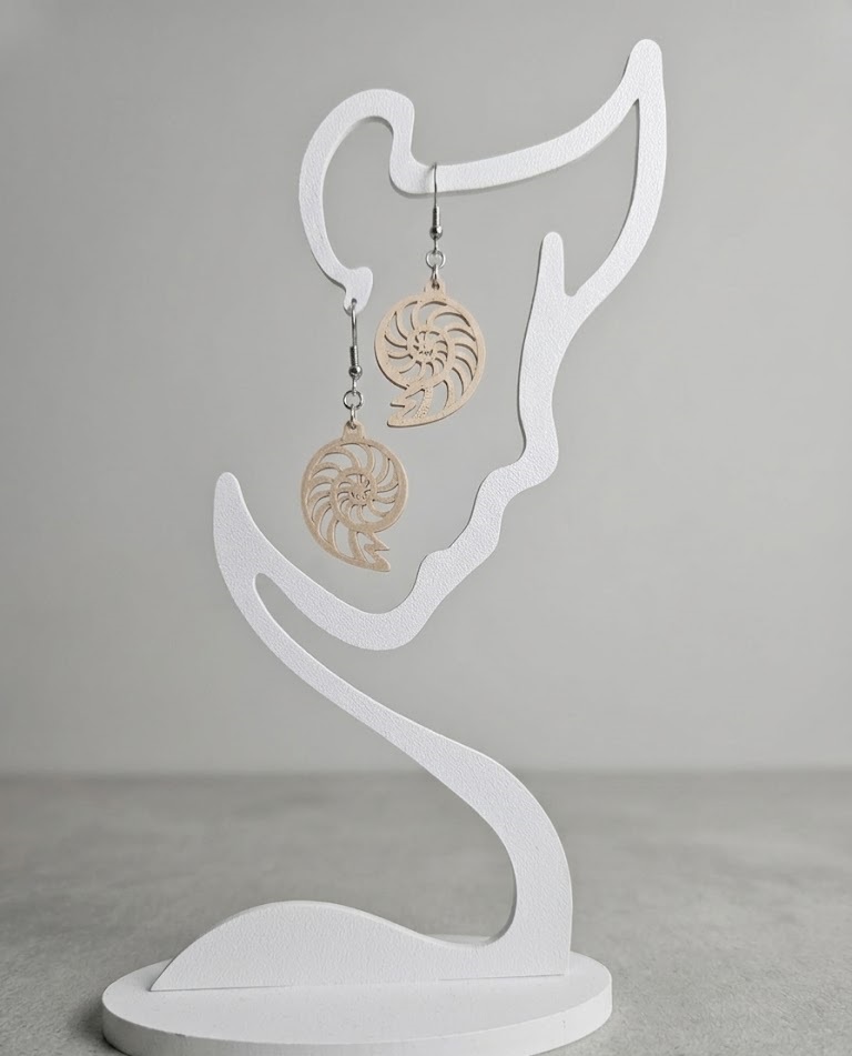 Boucle d'oreille nautile view 4