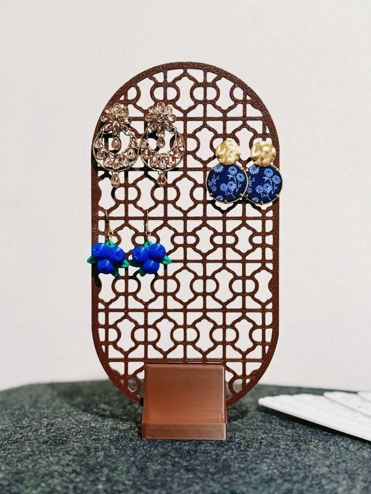 Earring Display Stand - Chinese Ruyi Lattice view 3