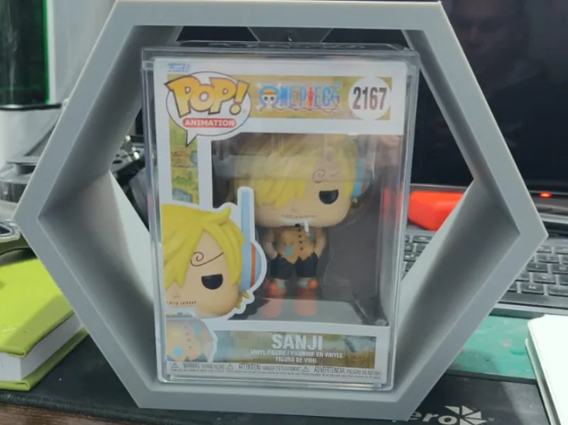 Estanteria hexagonal Funkos + caja y Metacrilato