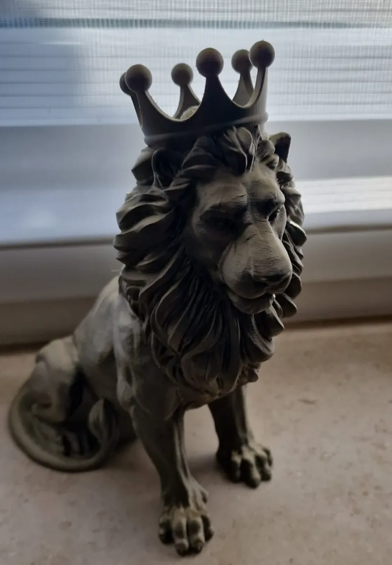 Löwe mit Krone