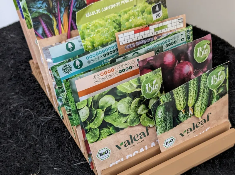 Seeds and cards organizer
