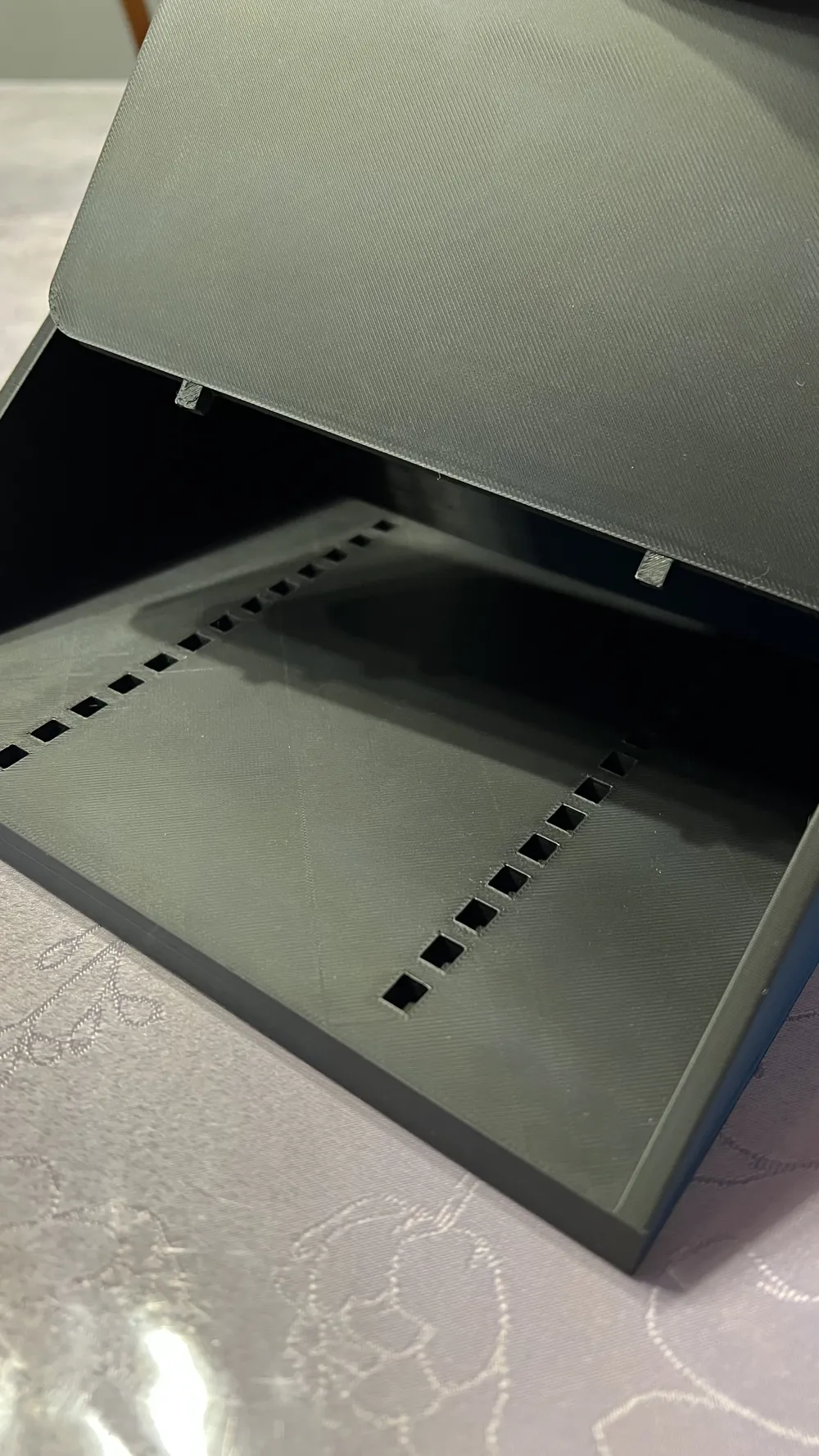 Modular Comic Book Stand - Free 3D Print Model - MakerWorld