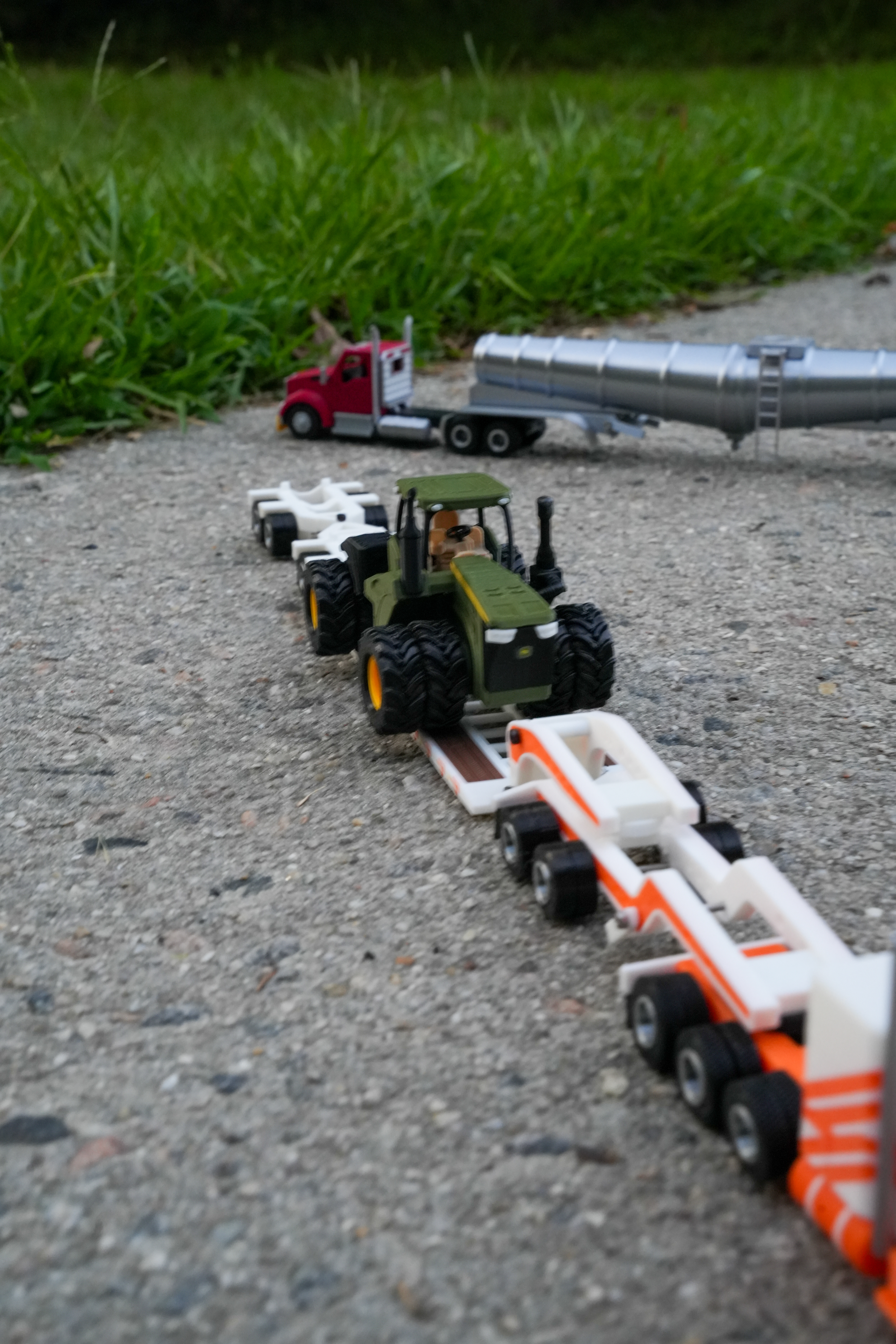 1/64 Scale Jeep and Stinger for Lowboy Trailer - 1
