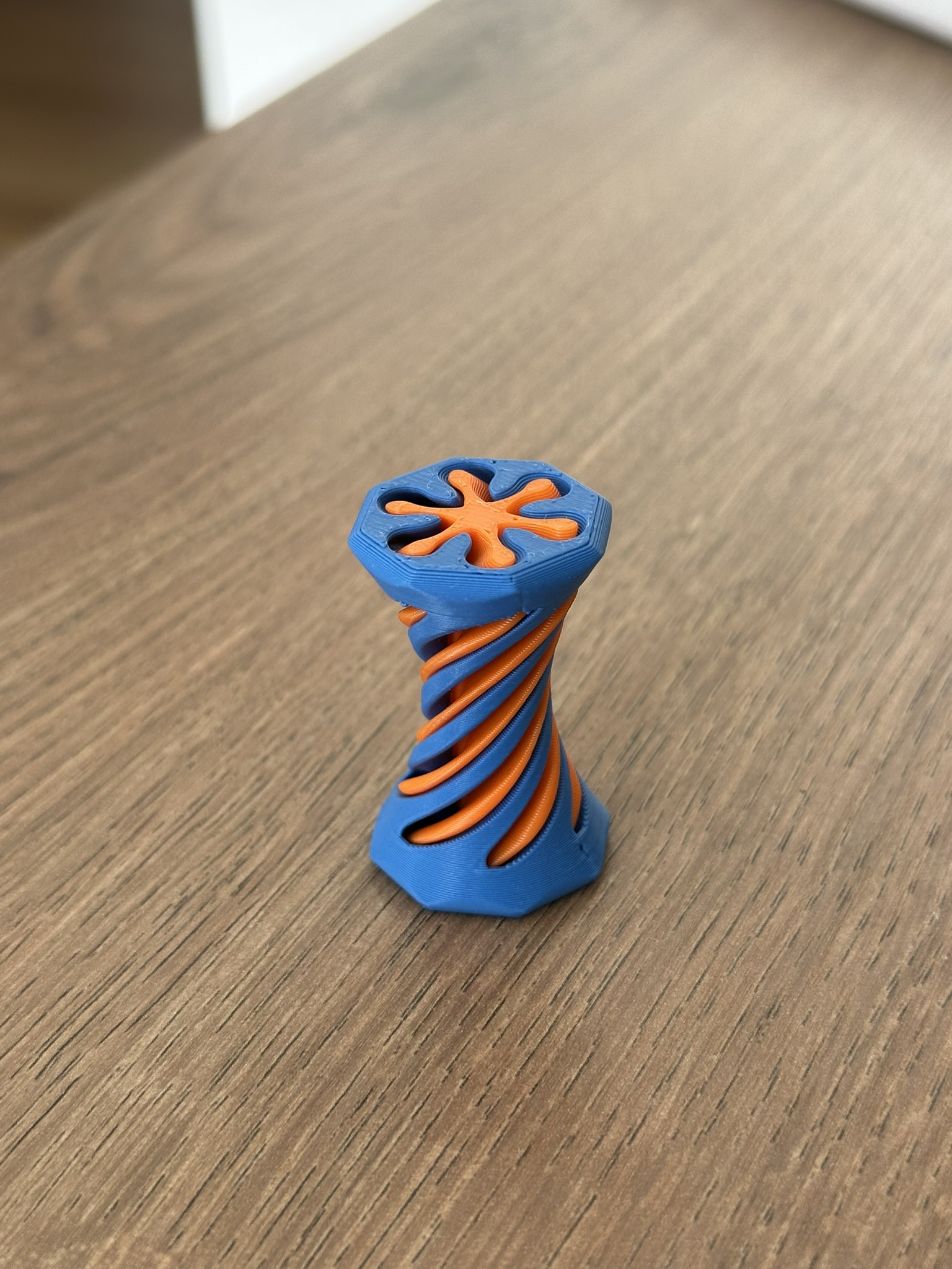 Miniatura 3 do modelo 3D OctaTower Spiral
