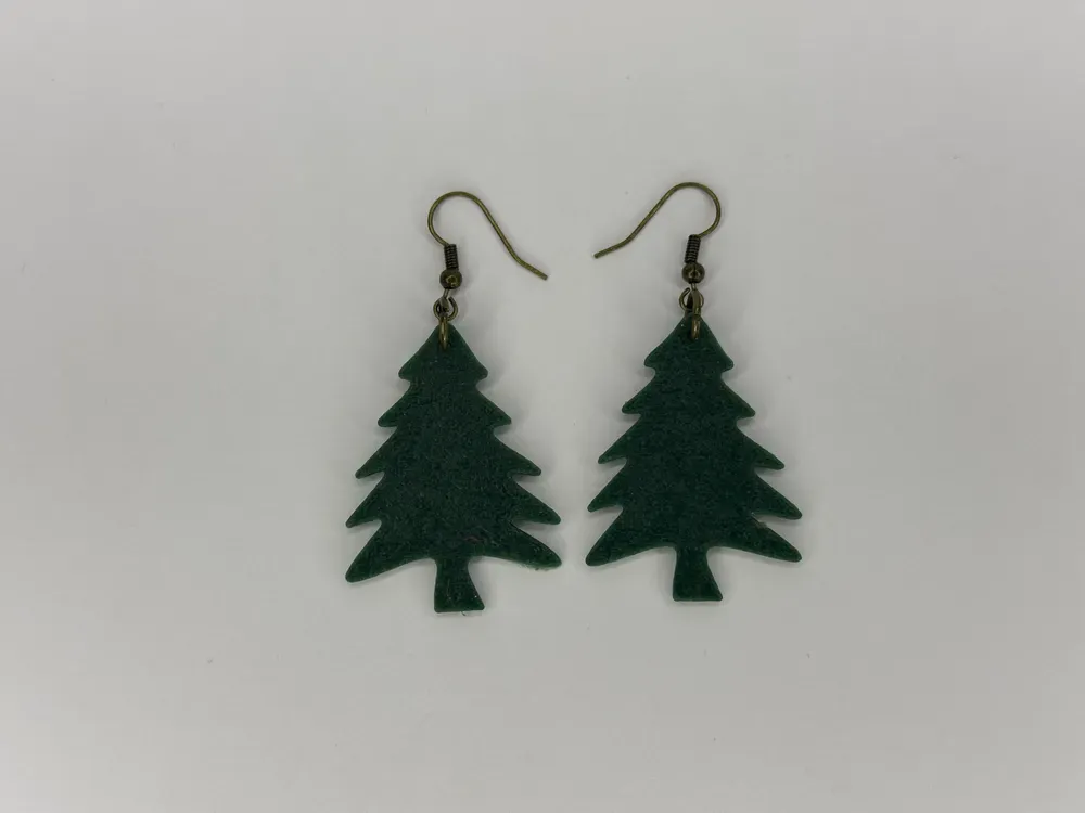 Simple 2.5g Christmas Tree Earrings view 2
