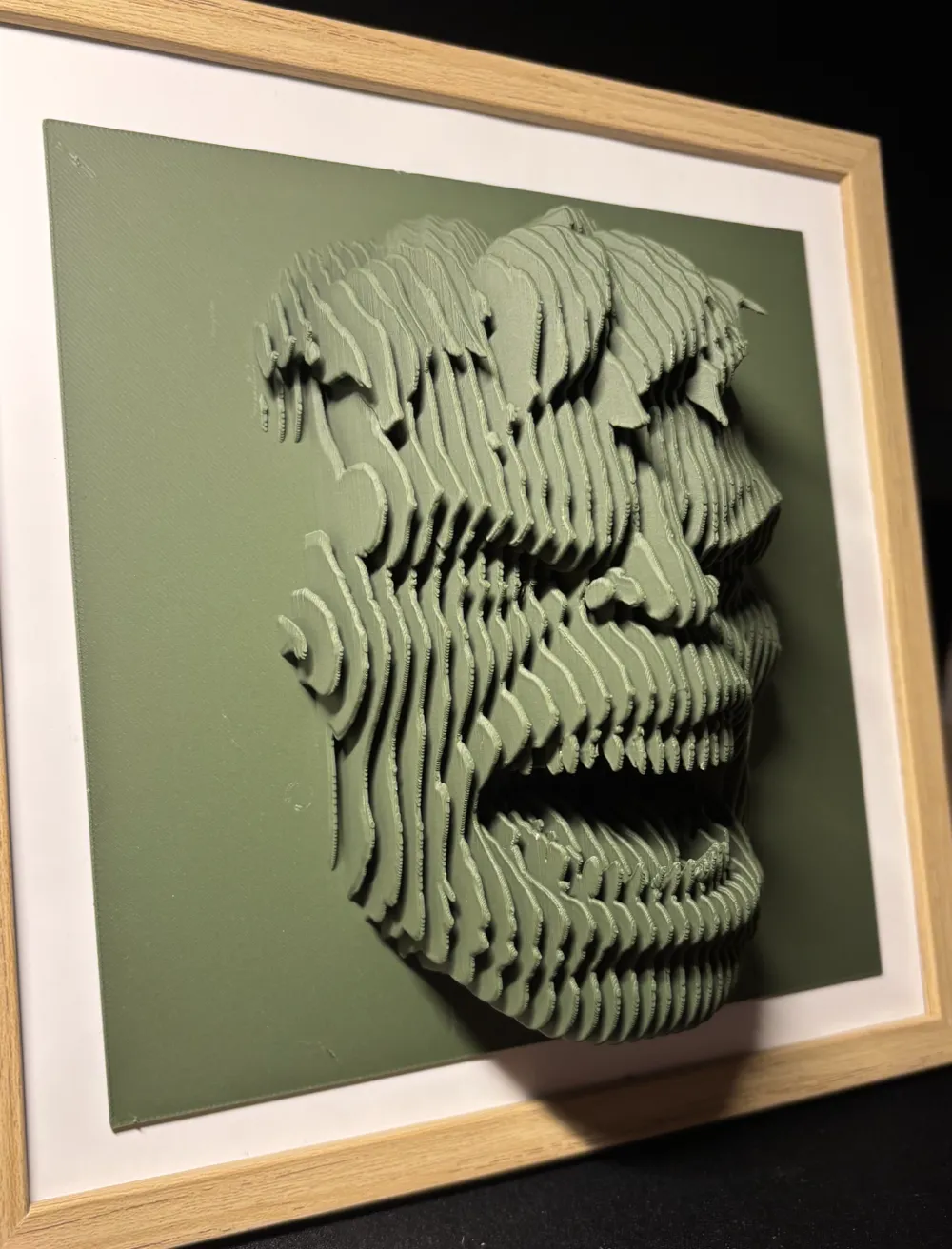 Hulk layered sculpture - Free 3D Print Model - MakerWorld