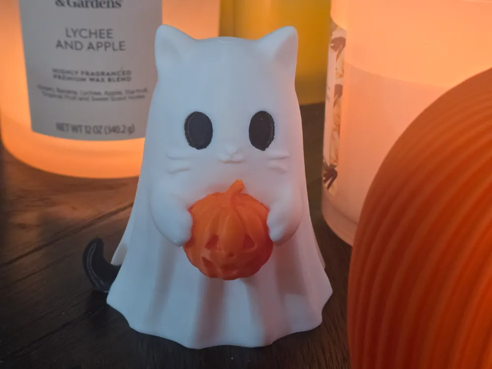 Adorno temático: Cute Ghost Cat with Pumpkin. Referencia del modelo original.