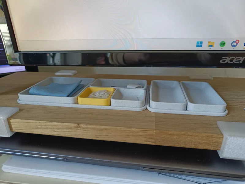 Elegant Customizable Desk Tray