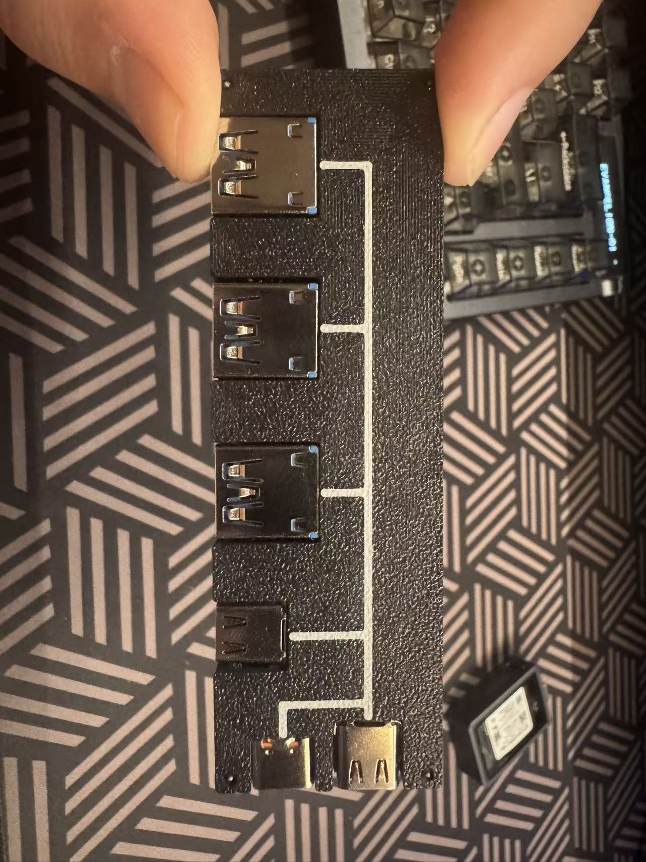 Miniatura 2 do modelo 3D USB HUB轻薄外壳