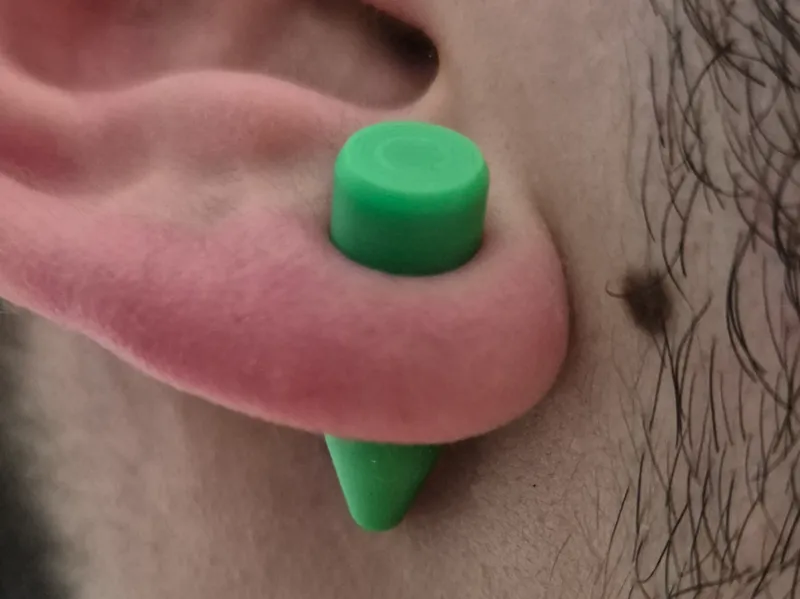 Customizable ear expansor