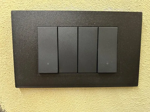 Placca-mascherina Vimar Linea 4 moduli