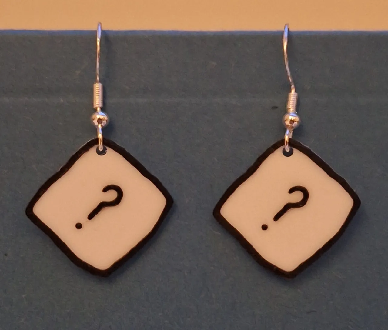 Loveless Alice Oseman earrings / keychain view 3