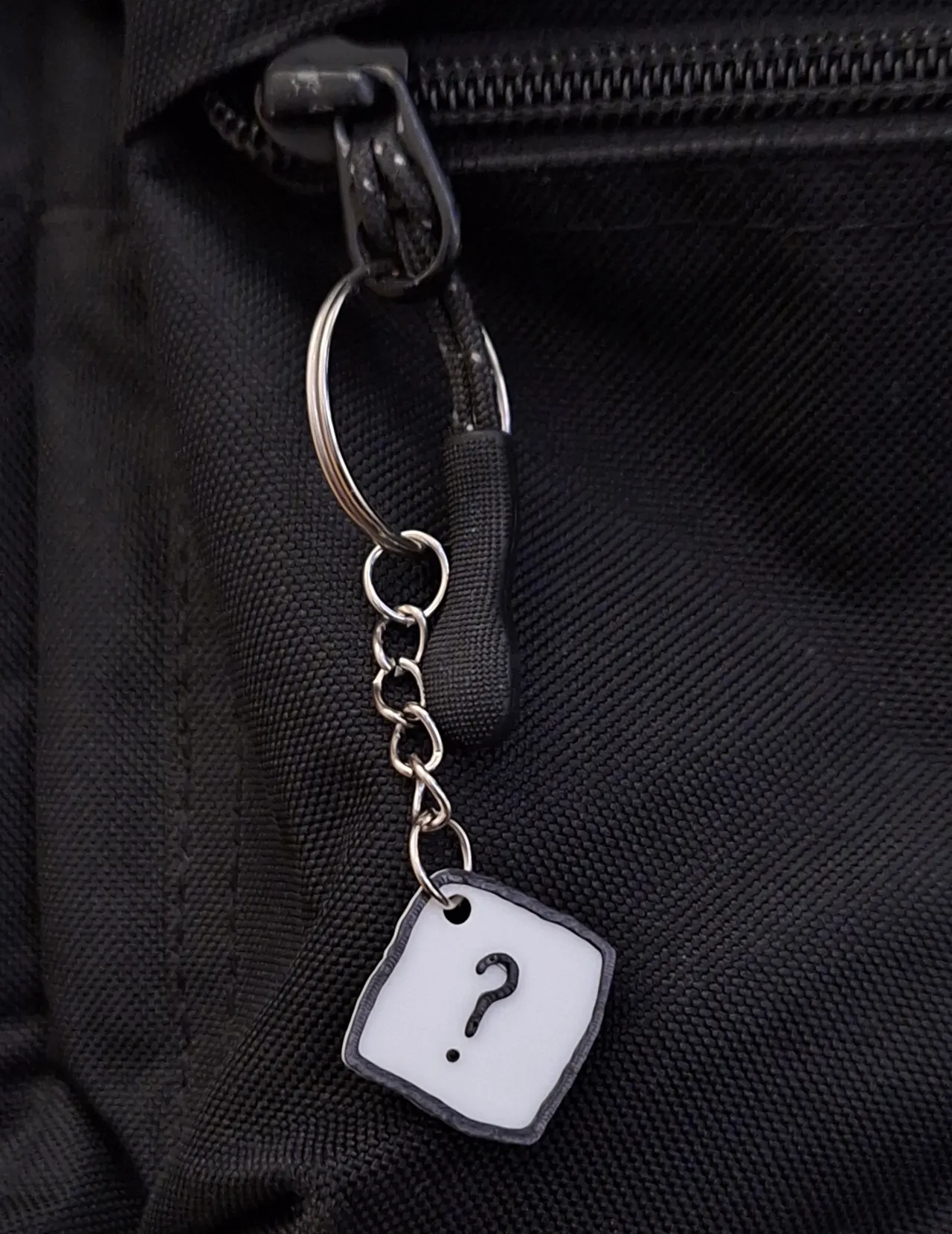 Loveless Alice Oseman earrings / keychain view 4