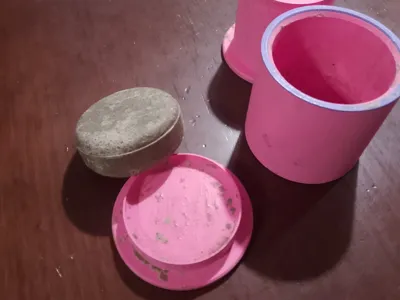 Solid shampoo press