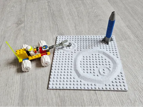 Tapa o cubierta: Brick LEGOs baseplate - Lunar / asteroid landscape — referencia de MakerWorld