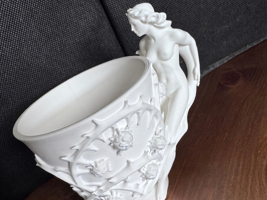 Decorative Sculpture Tea Cup – Artistic Woman Mug