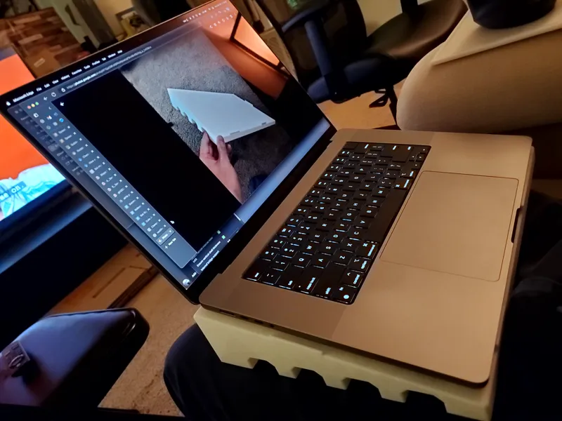 Macbook pro laptop stand holder