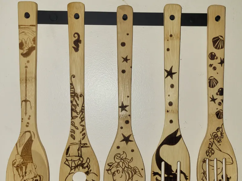 Wall Hanger Peg Strip