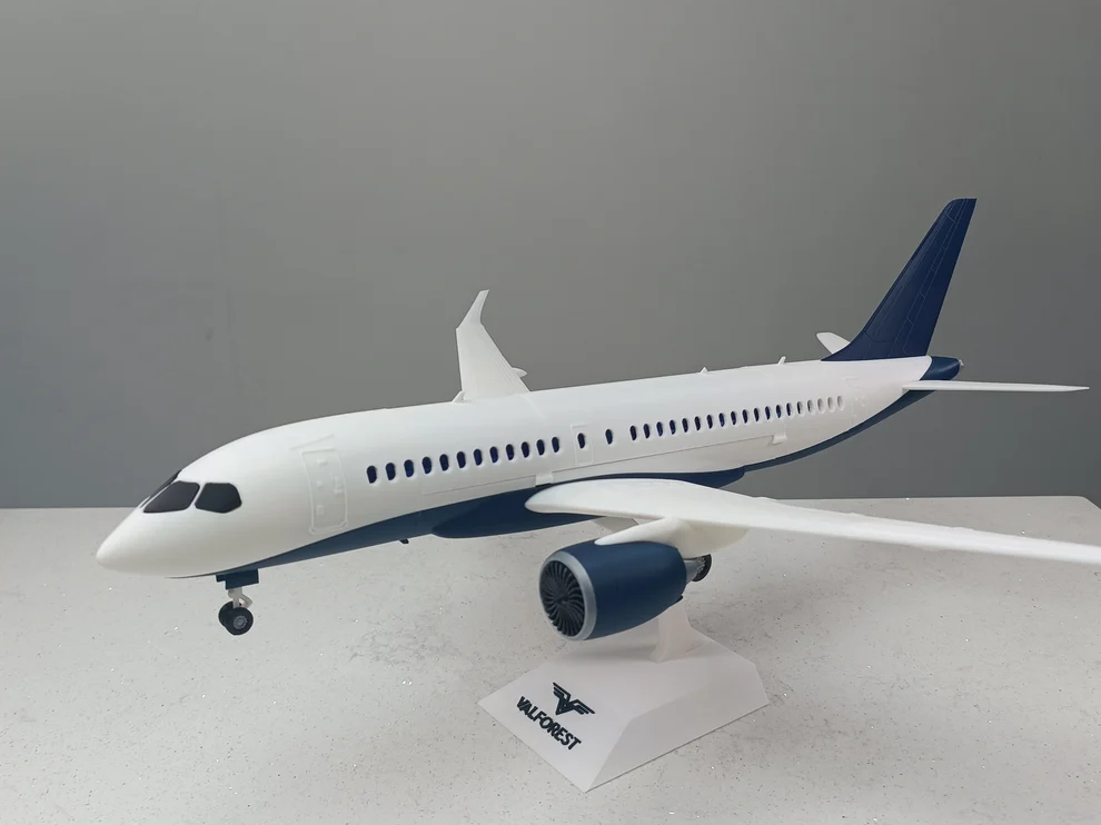 Airbus A220 model 1/80 scale - 1