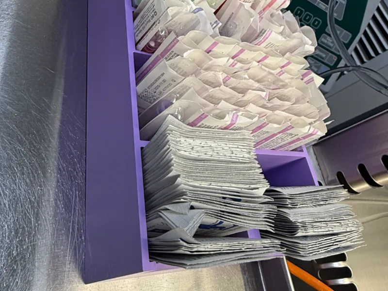 Supply tray