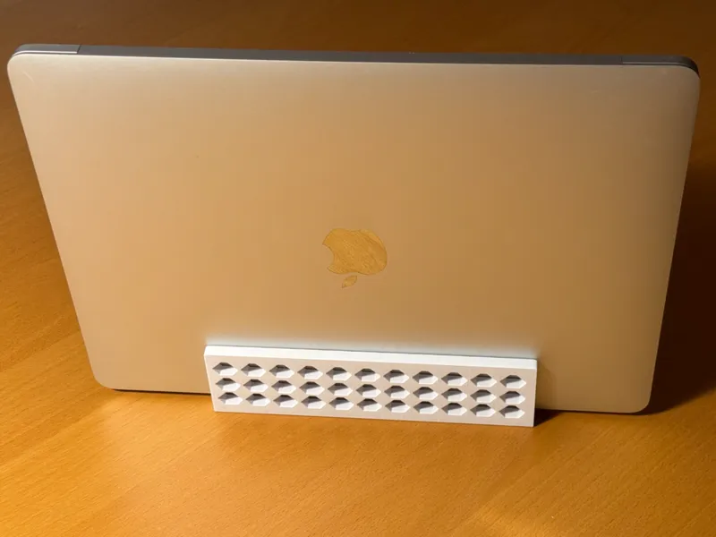 Macbook Stand (Air 2021)